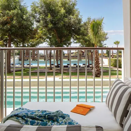 Victoria Golf And Managed By Accor מלון